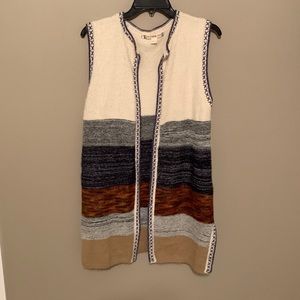 Worn once! Chelsea violet sweater vest cardigan. Multicolor. Size small